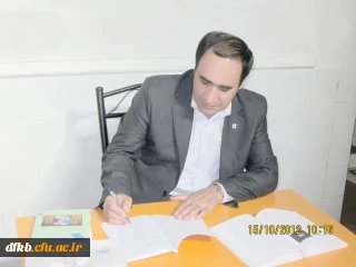 اعطای مدرک دیپلم افتخار به نوسنده کتاب برتر سال 92 استان