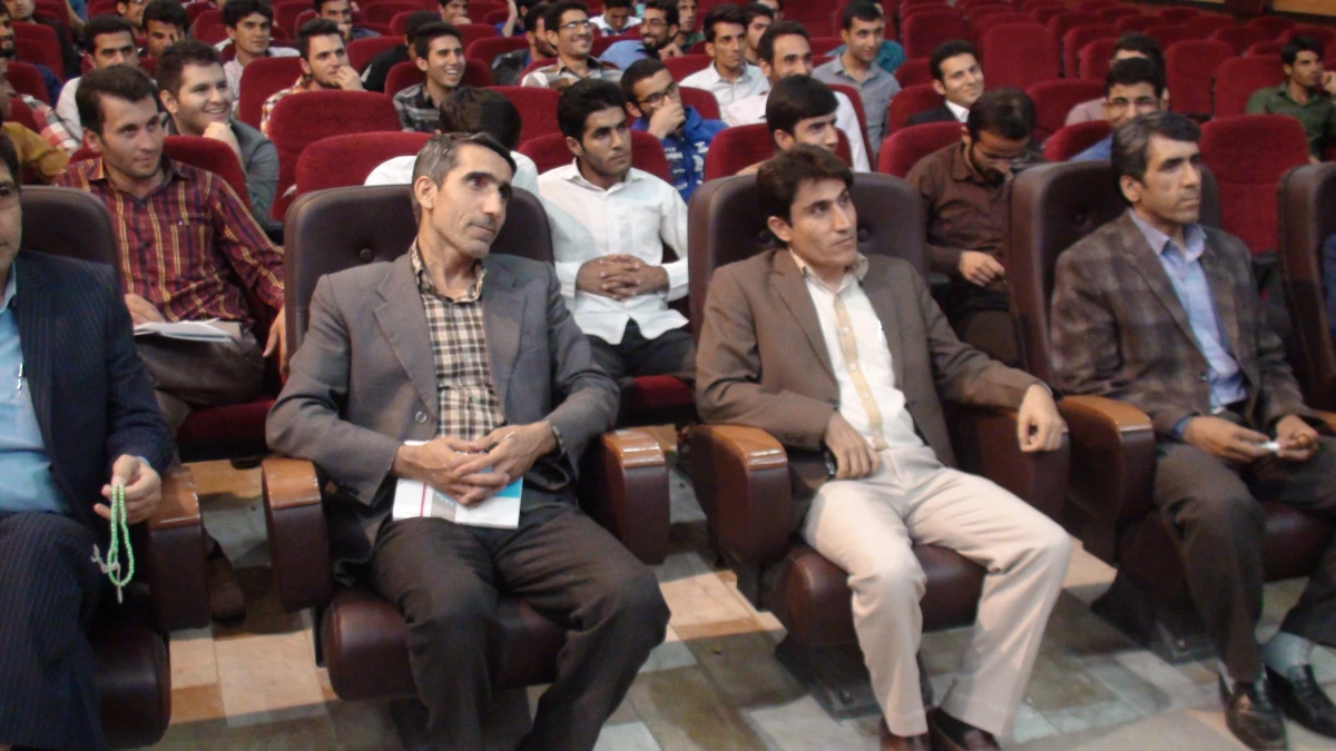 نشست دانشجویان با سرپرست پردیس