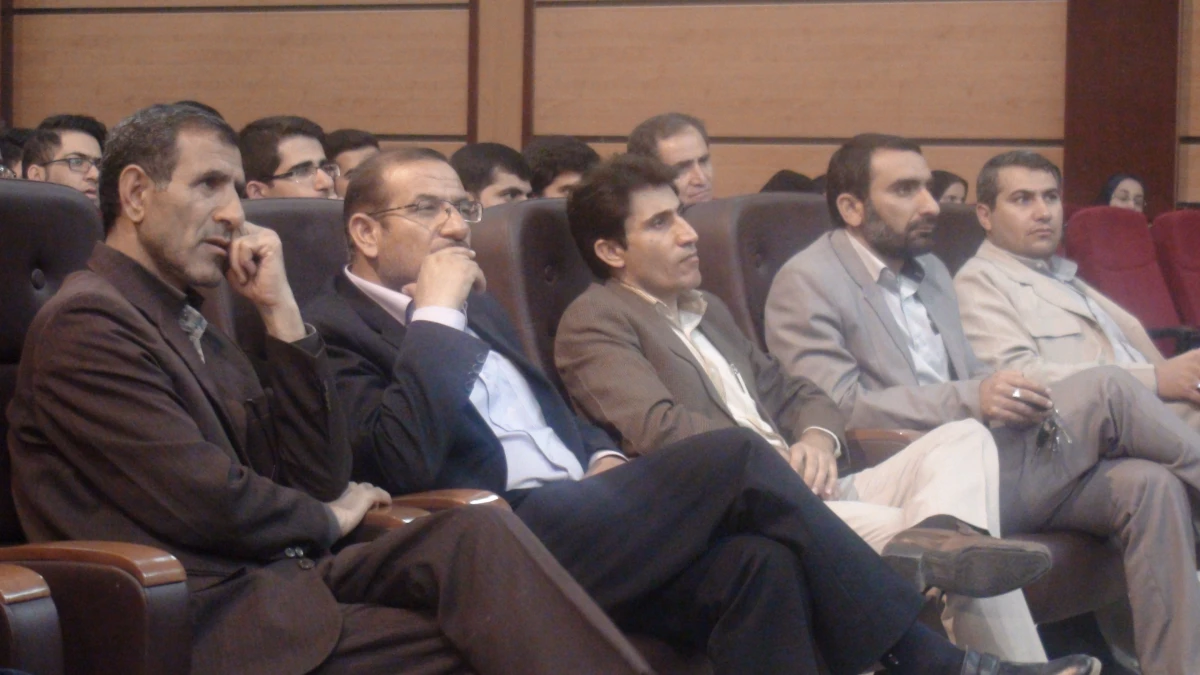 نشست دانشجویان با سرپرست پردیس