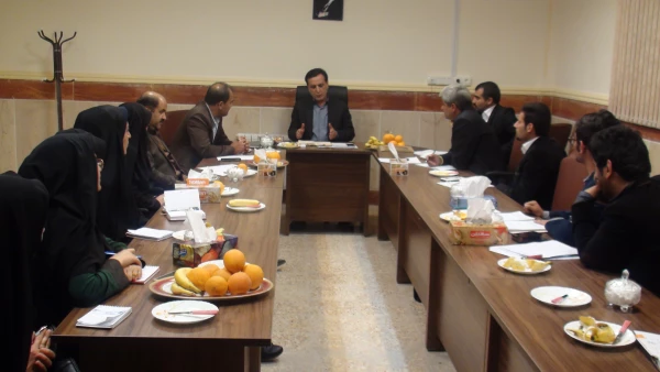 جلسه دکتر نظری با نمایندگان شورای صنفی پردیس های کوثر و شهید ایزدپناه