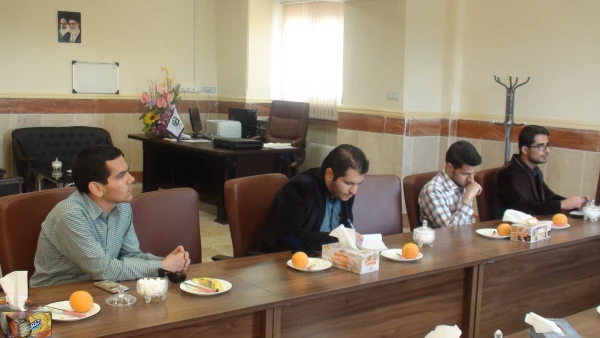 جلسه هیئت مذهبی پردیس شهید ایزدپناه با دکتر خسرو نظری