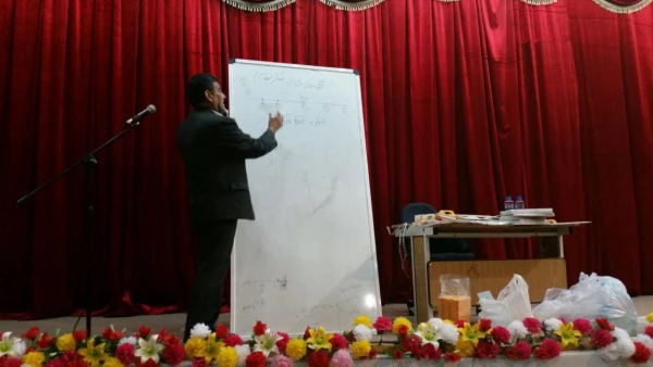 برگزاری جلسه آموزش ریاضی با حضور استاد محمدیان در پردیس شهید ایزدپناه
