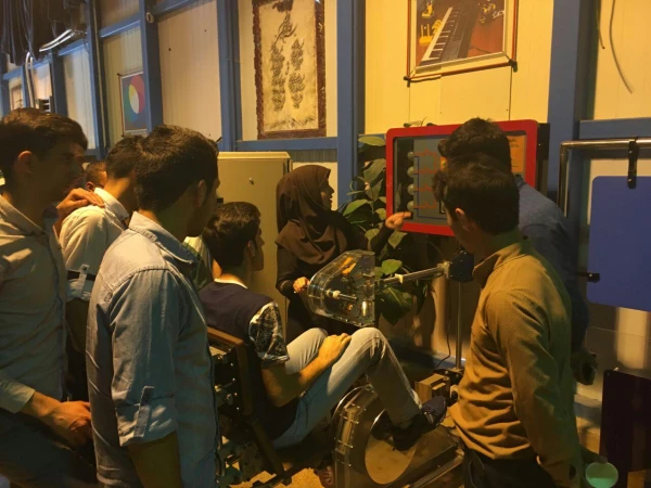 بازدید دانشجویان رشته فیزیک از پارک فناوری اصفهان