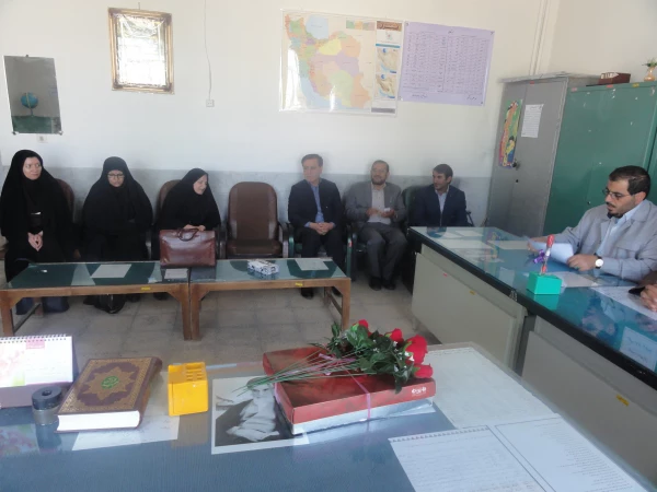 بازدید مشاور دکتر مهرمحمدی از مدارس شهر یاسوج