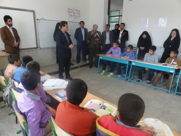 بازدید مشاور دکتر مهرمحمدی از مدارس شهر یاسوج