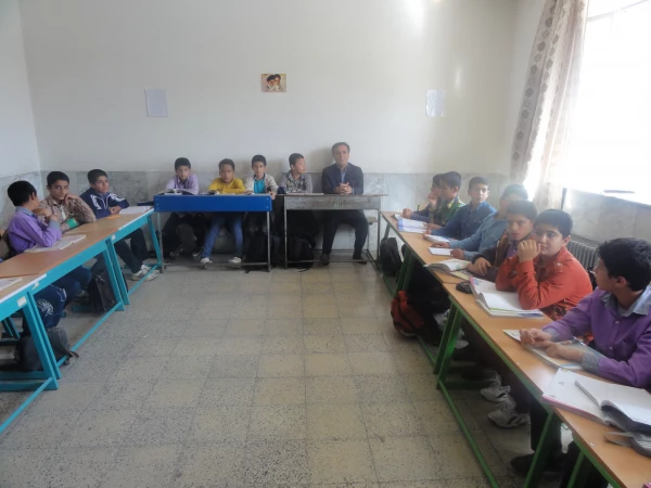 بازدید مشاور دکتر مهرمحمدی از مدارس شهر یاسوج