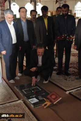 ادای احترام رئیس دانشگاه فرهنگیان کشور و همراهان به مقام والای شهیدان