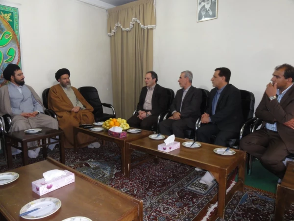 دکتر مهرمحمدی و مسئولان دانشگاه فرهنگیان استان به دیدار نماینده مقام معظم رهبری در استان رفتند.