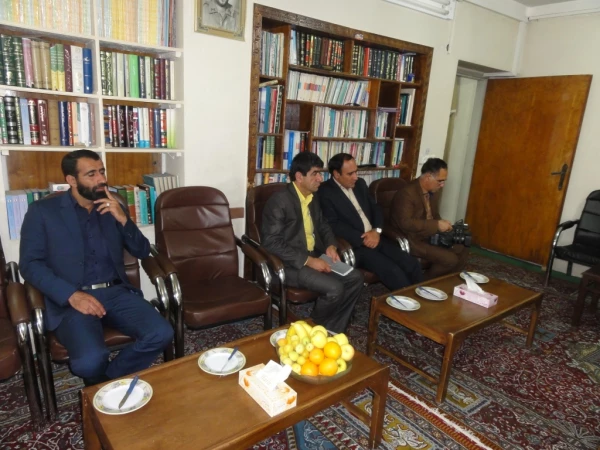 دکتر مهرمحمدی و مسئولان دانشگاه فرهنگیان استان به دیدار نماینده مقام معظم رهبری در استان رفتند.