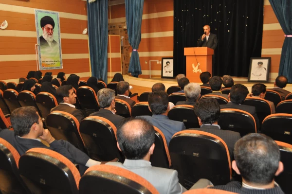 جلسه هم اندیشی اساتید دانشگاه فرهنگیان استان با دکتر مهرمحمدی