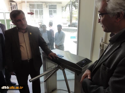 با حضور دکتر قنبری گیت تردد پردیس شهید ایزدپناه افتتاح شد