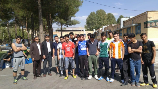 برگزاری مسابقه دو میدانی به مناسبت هفته بهداشت وروان