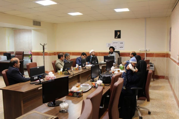 نشست هم اندیشی اساتید گروه معارف با مسئولان نهاد رهبری