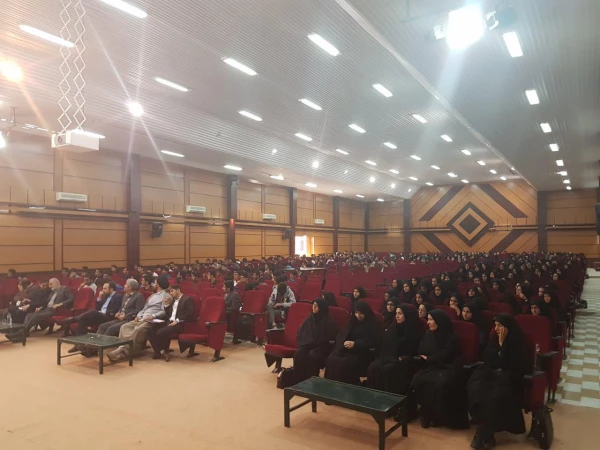 با حضور معاونت ستاد اقامه نماز کشور نشستی با عنوان نماز و نقش آن در اسیب های اجتماعی برگزار گردید