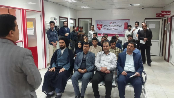 اهدای خون اعضای کانون سلامت و طب سنتی پردیس شهید ایزدپناه
