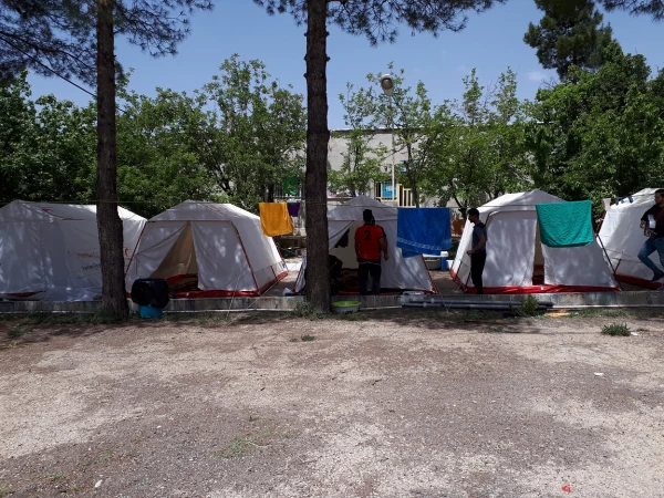 تجهیز محوطه پردیس شهید ایزدپناه به چادر و اردوگاه دانشجویی