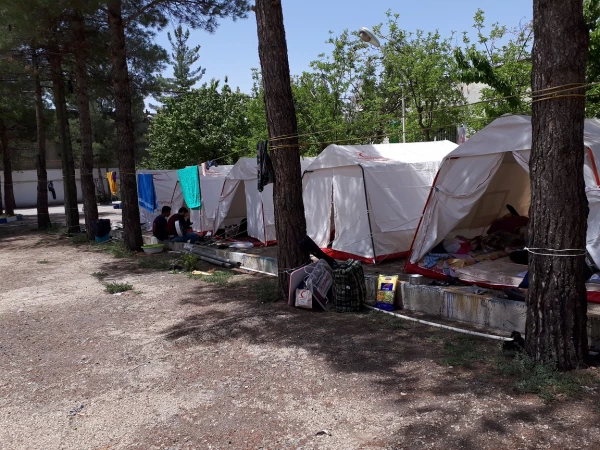 تجهیز محوطه پردیس شهید ایزدپناه به چادر و اردوگاه دانشجویی