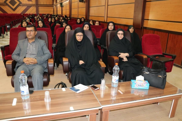 آیین استقبال و جلسه توجیهی دانشجویان جدید الورود دانشگاه فرهنگیان استان برگزار گردید 12