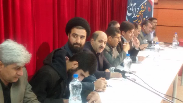 جلسه پرسش و پاسخ دانشجویان پردیس شهید ایزدپناه با مسئولان و کارشناسان 3