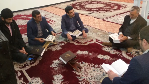 برگزاری جلسه دوشنبه های قرآنی و  قرائت و تفسیر قرآن 2