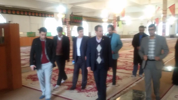 دکتر طاهر نیا معاون محترم توسعه پژوهش دانشگاه فرهنگیان کشور در سفر به یاسوج، گلزار شهدای یاسوج را زیارت کرد. 6