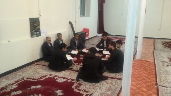 برگزاری دومین جلسه دوشنبه های قرآنی همراه با قرائت و تفسیر قرآن 7