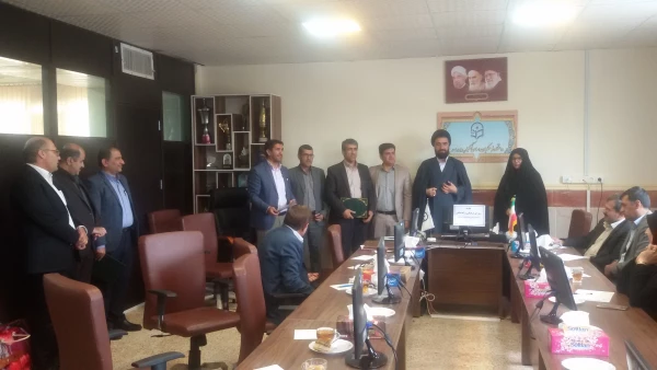 تجلیل از اساتید و کارکنان شاهد و ایثارگر دانشگاه فرهنگیان استان 3