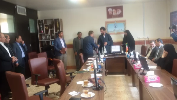 تجلیل از اساتید و کارکنان شاهد و ایثارگر دانشگاه فرهنگیان استان 4