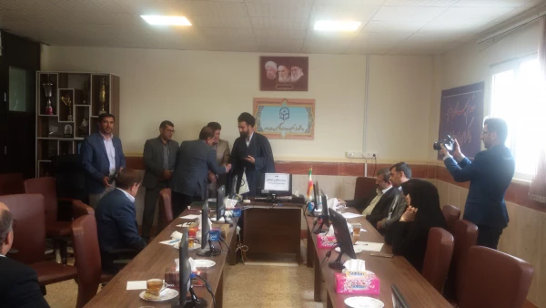 تجلیل از اساتید و کارکنان شاهد و ایثارگر دانشگاه فرهنگیان استان 8