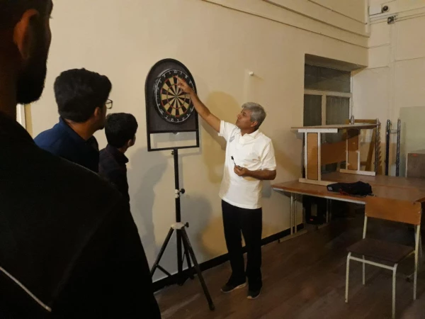 برگزاری مسابقه دارت میان دانشجویان پردیس شهید ایزدپناه 3