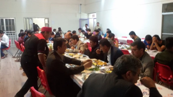 در راستای اجرای بخشنامه دانشگاه فرهنگیان انجام شد:

صرف افطاری اعضای شورای مدیران دانشگاه فرهنگیان استان کهگیلویه و بویراحمد به همراه دانشجویان 7