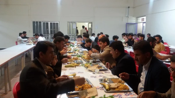 در راستای اجرای بخشنامه دانشگاه فرهنگیان انجام شد:

صرف افطاری اعضای شورای مدیران دانشگاه فرهنگیان استان کهگیلویه و بویراحمد به همراه دانشجویان 5