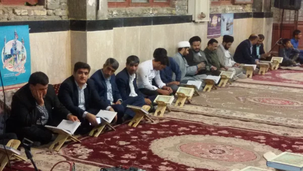 با همکاری دانشگاه فرهنگیان استان و به همت بسیج اساتید این دانشگاه انجام شد:

برگزاری محفل انس با قرآن کریم در حرم مطهر امام زاده شاه قاسم(ع) یاسوج 2