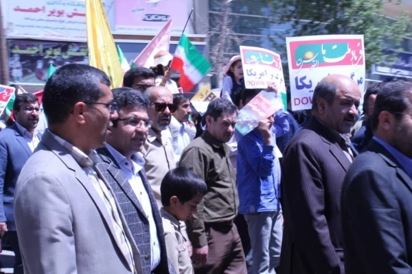 به منظور حمایت از آرمانهای فلسطین:
دانشگاه فرهنگیان استان در راهپیمایی روز قدس شرکت نمودند. 2