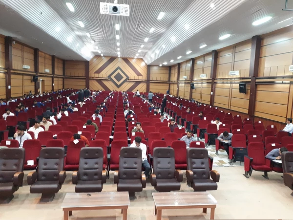 بازدید مدیرامور پردیس های استانی از روند برگزاری آزمونهای پایانی دانشجویان پردیس شهید ایزدپناه یاسوج 2