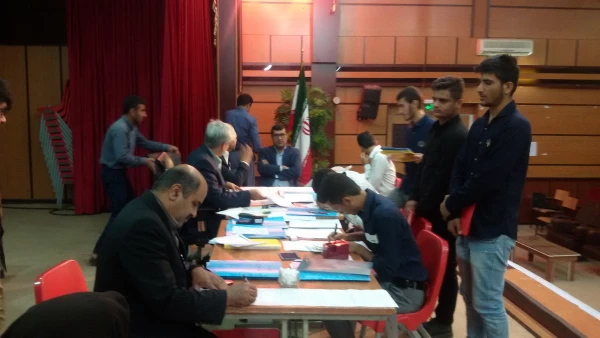 ثبت نام حضوری پذیرفته شدگان دانشگاه فرهنگیان در آزمون سراسری سال 98 در پردیس شهید ایزدپناه انجام شد. 2